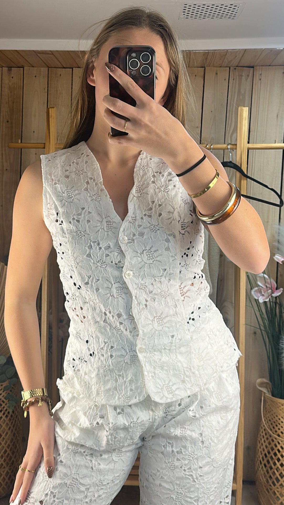 Top sans manche en dentelle