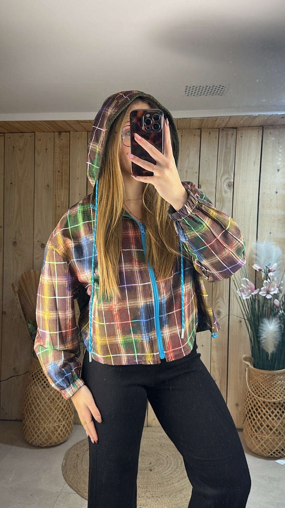 La Veste à Carreaux Multicolores