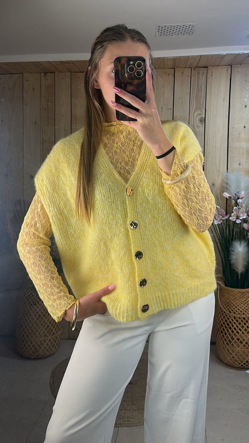 Pull dentelle intégré