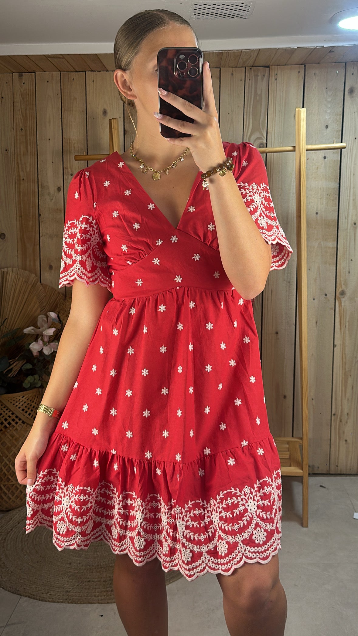 Robe courte brodée