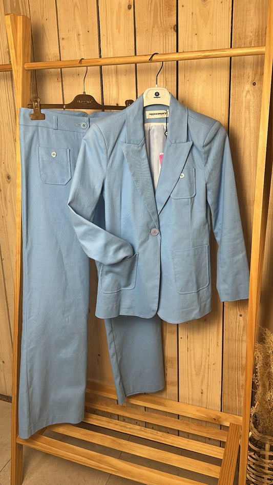 Veste tailleur bleu ciel