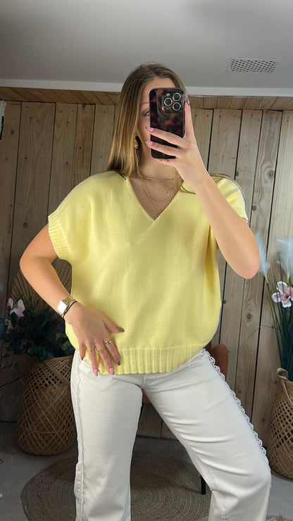 Pull sans manche col V