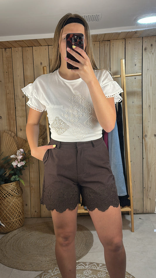 Short chocolat brodé