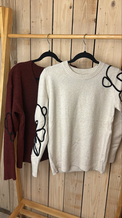 Pull fleurs brodées