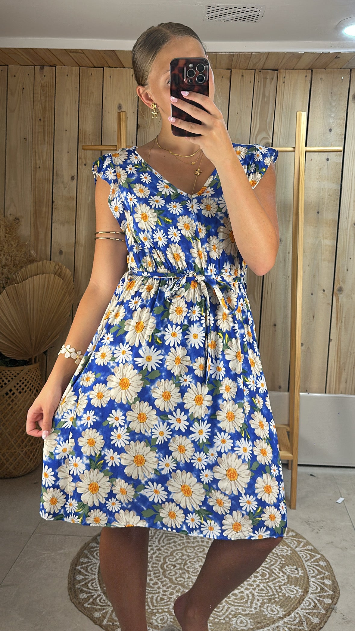 Robe fleuri nouée