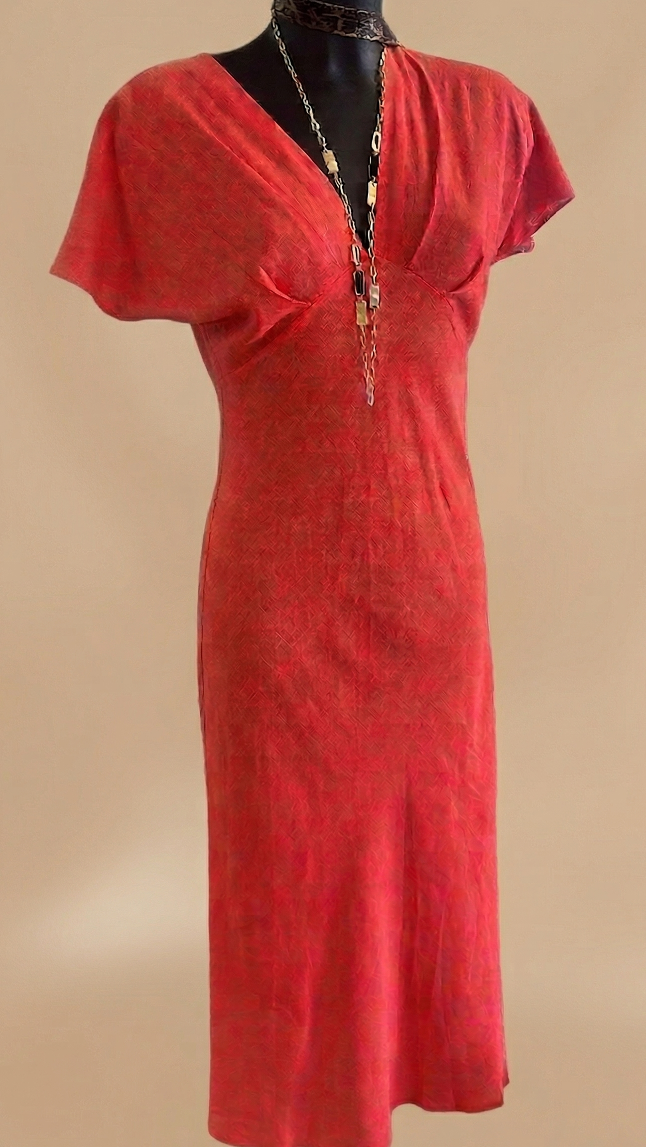 Robe décoleté